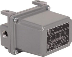 Square D - 4 NEMA Rated, DPST-DB, Float Switch Pressure and Level Switch - 575 VAC, Line-Load-Load-Line Terminal - Strong Tooling