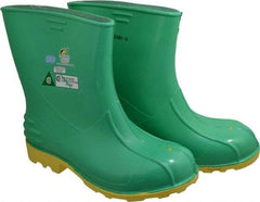 Dunlop Protective Footwear - Men's Size 11-12 Medium Width Steel Knee Boot - Green, PVC Upper, 11" High, Chemical Resistant, Non-Slip - Strong Tooling