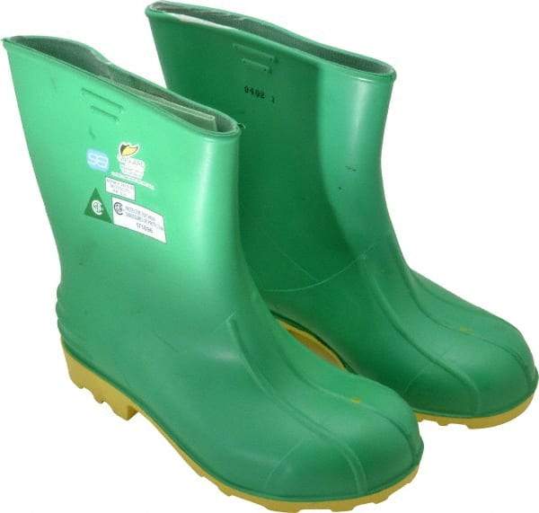 Dunlop Protective Footwear - Men's Size 6-8 Medium Width Steel Knee Boot - Green, PVC Upper, 11" High, Chemical Resistant, Non-Slip - Strong Tooling