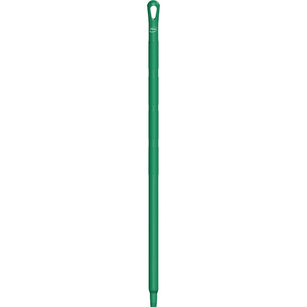 Remco - Broom/Squeegee Poles & Handles Connection Type: European Threaded Handle Material: Polypropylene - Strong Tooling