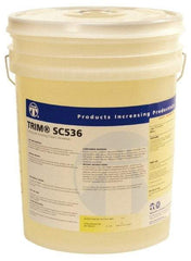 Master Fluid Solutions - Trim SC536, 5 Gal Pail Cutting & Grinding Fluid - Semisynthetic, For Drilling, Reaming, Tapping - Strong Tooling