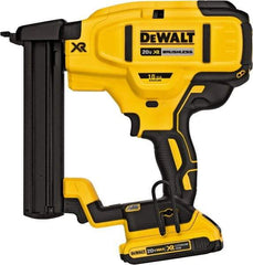 DeWALT - 1/4" Crown, 18 Gauge, 100 Staple Capacity Power Stapler - Includes Kit Bag; 20V Max Battery - Strong Tooling