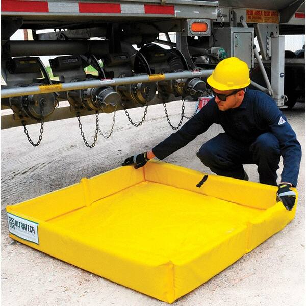 UltraTech - 75 Gal 18 oz PVC Containment Berm, Mini-Foam Wall - 1/2' High x 6' Wide x 4" Long - Strong Tooling