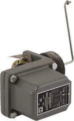 Square D - 4 NEMA Rated, DPST, Float Switch Pressure and Level Switch - 575 VAC, Line-Load-Load-Line Terminal - Strong Tooling