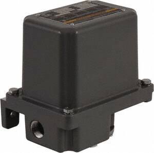 Square D - 1, 7, 9 and 3R NEMA Rated, 20 to 40 psi, Electromechanical Pressure and Level Switch - Adjustable Pressure, 575 VAC, L1-T1, L2-T2 Terminal, For Use with Square D Pumptrol - Strong Tooling