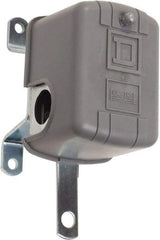 Square D - 1 NEMA Rated, DPST, Float Switch Pressure and Level Switch - 575 VAC, Line-Load-Load-Line Terminal - Strong Tooling