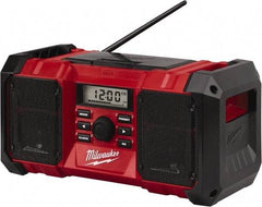 Milwaukee Tool - Backlit LCD Cordless Jobsite Radio - Powered by Battery - Strong Tooling