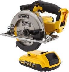 DeWALT - 20 Volt, 6-1/2" Blade, Cordless Circular Saw - 3,700 RPM, Lithium-Ion Batteries Included - Strong Tooling