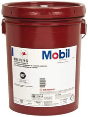 Mobil - 5 Gal Pail Mineral Hydraulic Oil - ISO 32, 31.9 cSt at 40°C & 5.5 cSt at 100°F, Food Grade - Strong Tooling