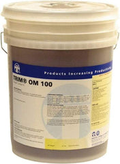 Master Fluid Solutions - Trim OM 100, 5 Gal Pail Cutting & Grinding Fluid - Straight Oil, For Cutting, Grinding - Strong Tooling