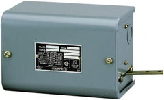 Square D - 1 NEMA Rated, DPST-DB, Float Switch Pressure and Level Switch - 575 VAC, Line-Load-Load-Line Terminal - Strong Tooling