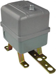 Square D - 1 NEMA Rated, DPST, Float Switch Pressure and Level Switch - 575 VAC, Line-Load-Load-Line Terminal - Strong Tooling