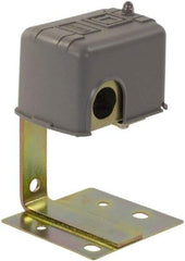 Square D - 1 NEMA Rated, DPST, Float Switch Pressure and Level Switch - Line-Load-Load-Line Terminal - Strong Tooling