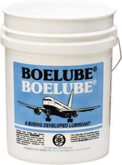 Boelube - BoeLube, 5 Gal Pail Cutting Fluid - Liquid, For Grinding, Sawing, Stamping, Near Dry Machining (NDM) - Strong Tooling