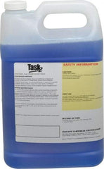 Master Fluid Solutions - 1 Gal Bottle Cleaner/Degreaser - Liquid, Citrus - Strong Tooling