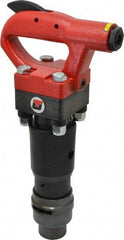 Universal Tool - 2,300 BPM, 3 Inch Long Stroke, Pneumatic Chipping Hammer - 26 CFM Air Consumption, 3/8 NPT Inlet - Strong Tooling